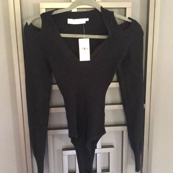 NWT Astr Black ribbed cold shoulder long sleeve bodysuit size XS - Picture 1 of 5